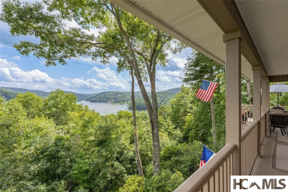 129 Wisteria Way Glenville, NC 28736