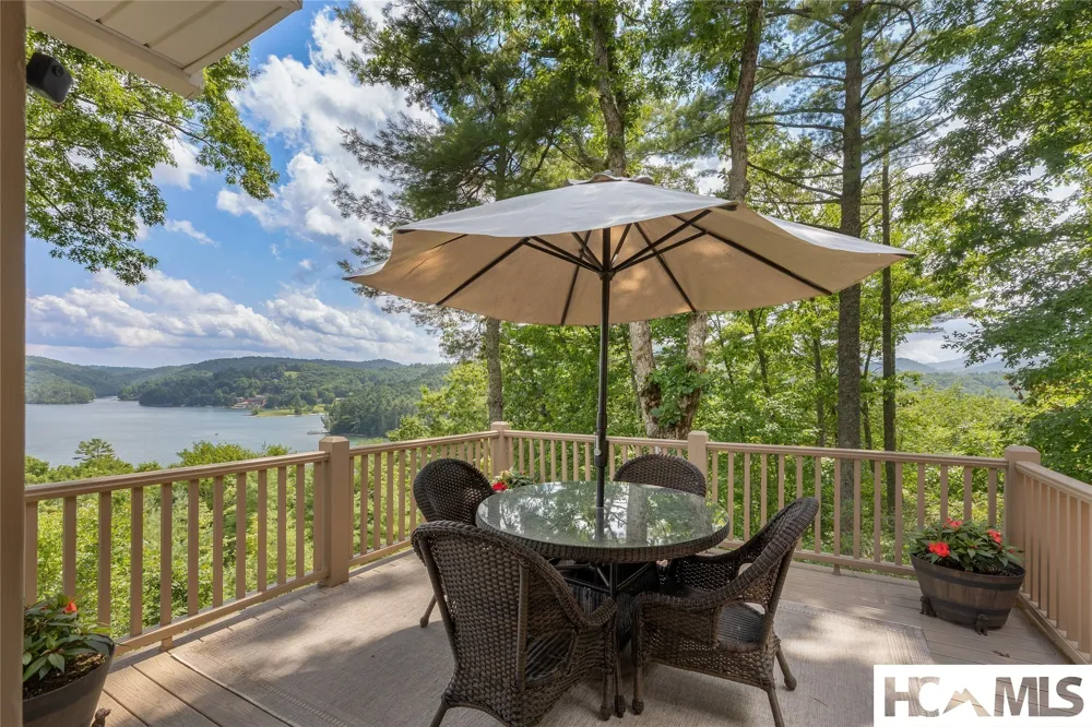 129 Wisteria Way Glenville, NC 28736