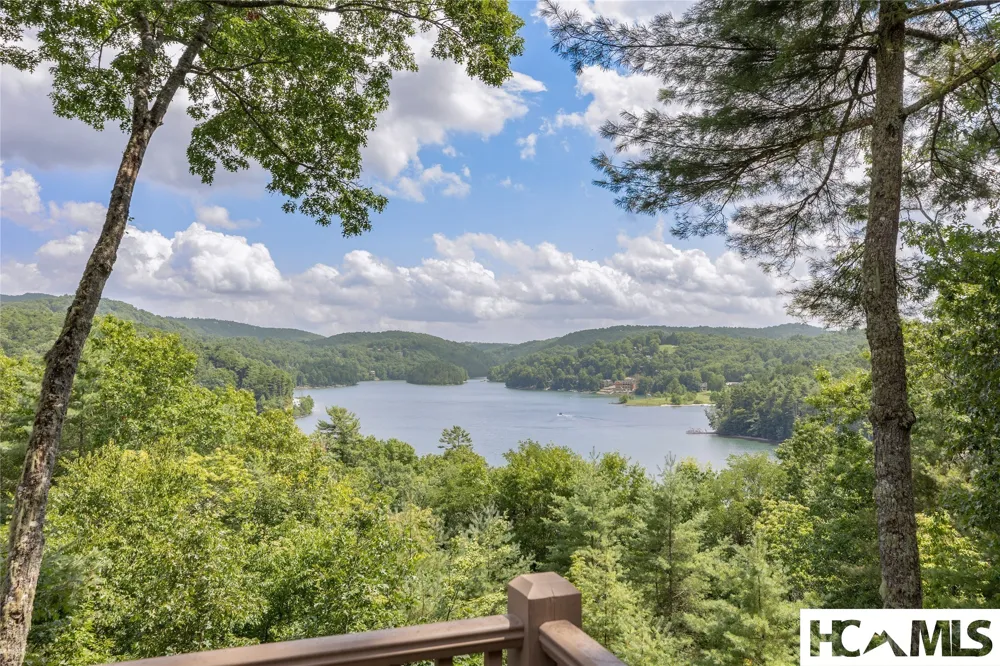129 Wisteria Way Glenville, NC 28736