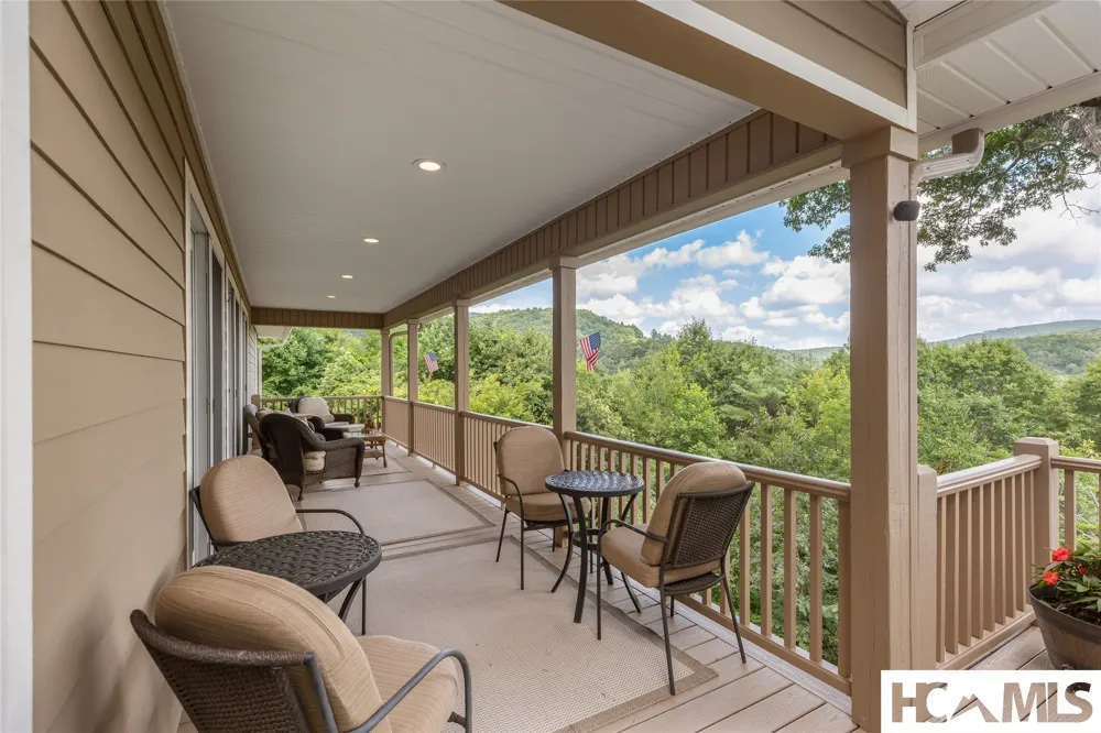 129 Wisteria Way Glenville, NC 28736