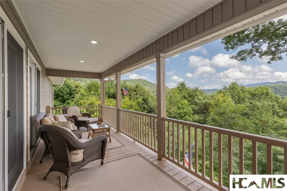 129 Wisteria Way Glenville, NC 28736