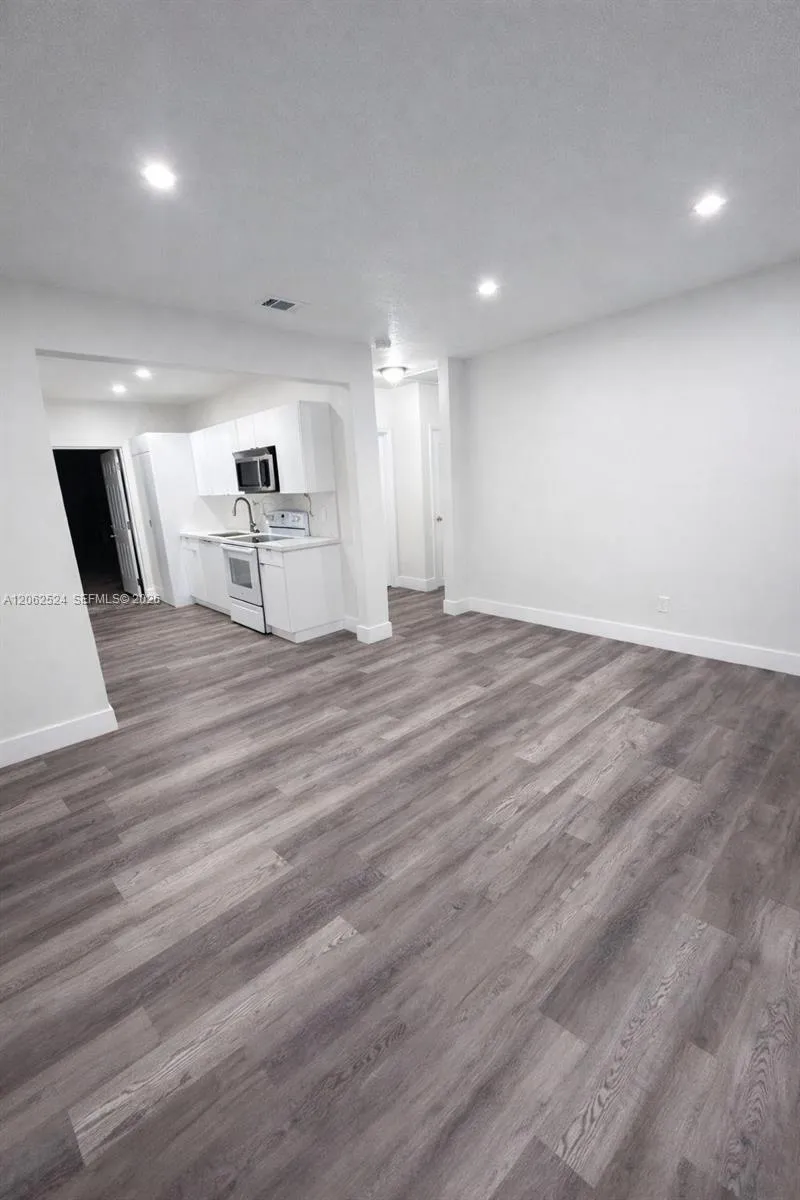 2931 NW 47th St #3 Miami, FL 33142