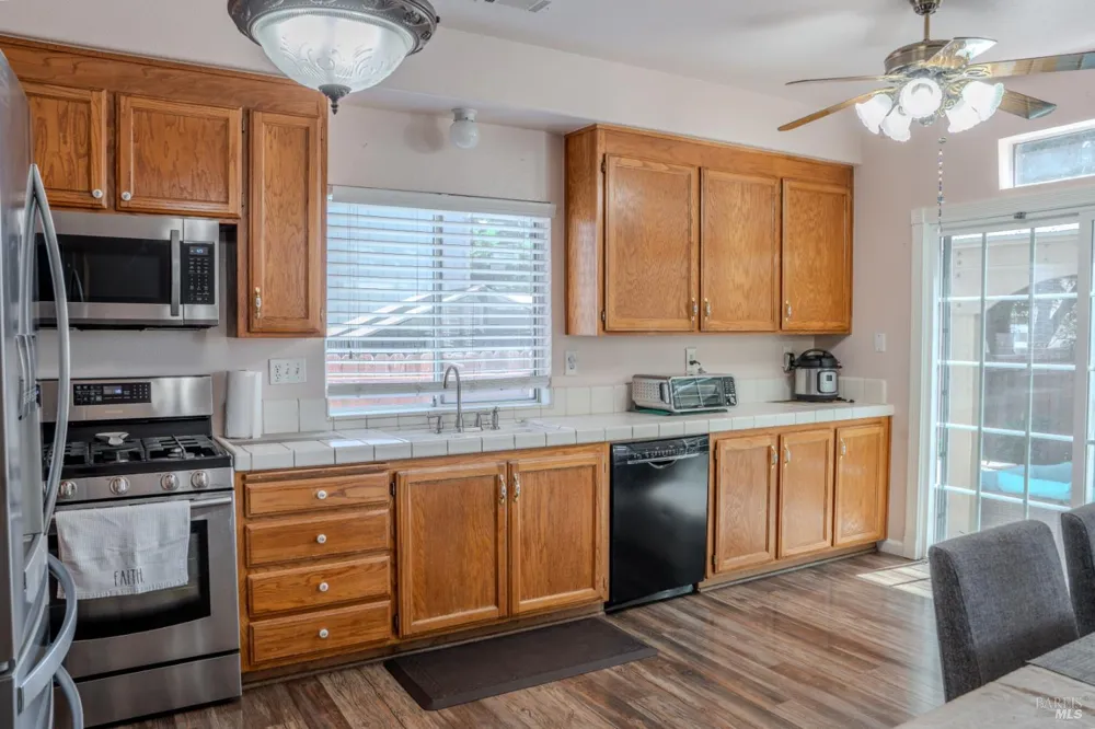 348 Samantha Place Vacaville, CA 95687