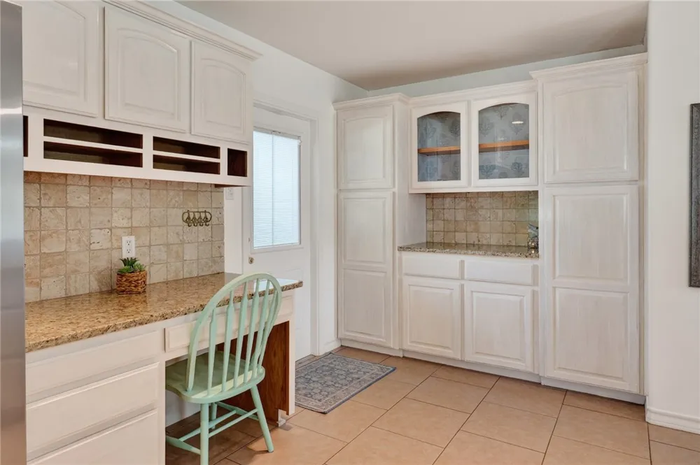 1902 Glass Avenue Rockport, TX 78382