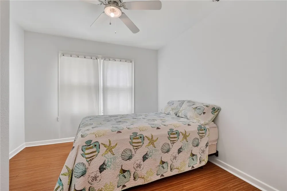 1902 Glass Avenue Rockport, TX 78382