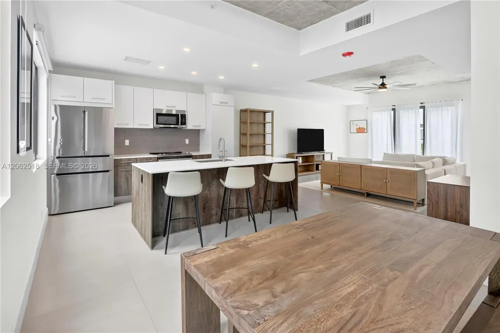916 NE 4th St Fort Lauderdale, FL 33301