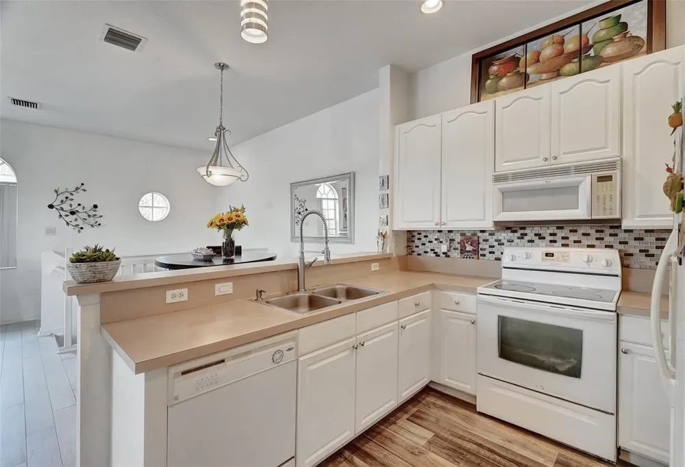4941 BONSAI CIRCLE #209 Palm Beach Gardens, FL 33418