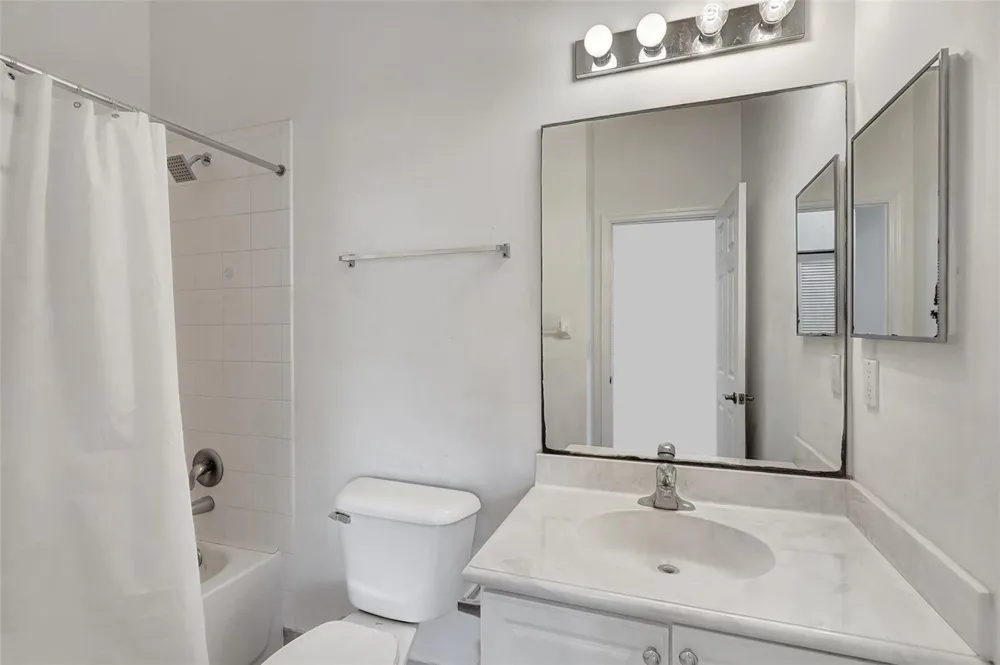 4941 BONSAI CIRCLE #209 Palm Beach Gardens, FL 33418