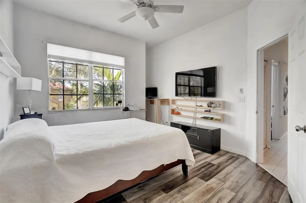 4941 BONSAI CIRCLE #209 Palm Beach Gardens, FL 33418