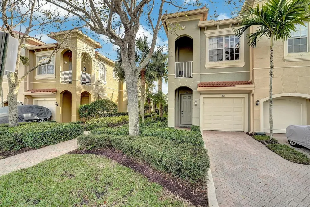 4941 BONSAI CIRCLE #209 Palm Beach Gardens, FL 33418