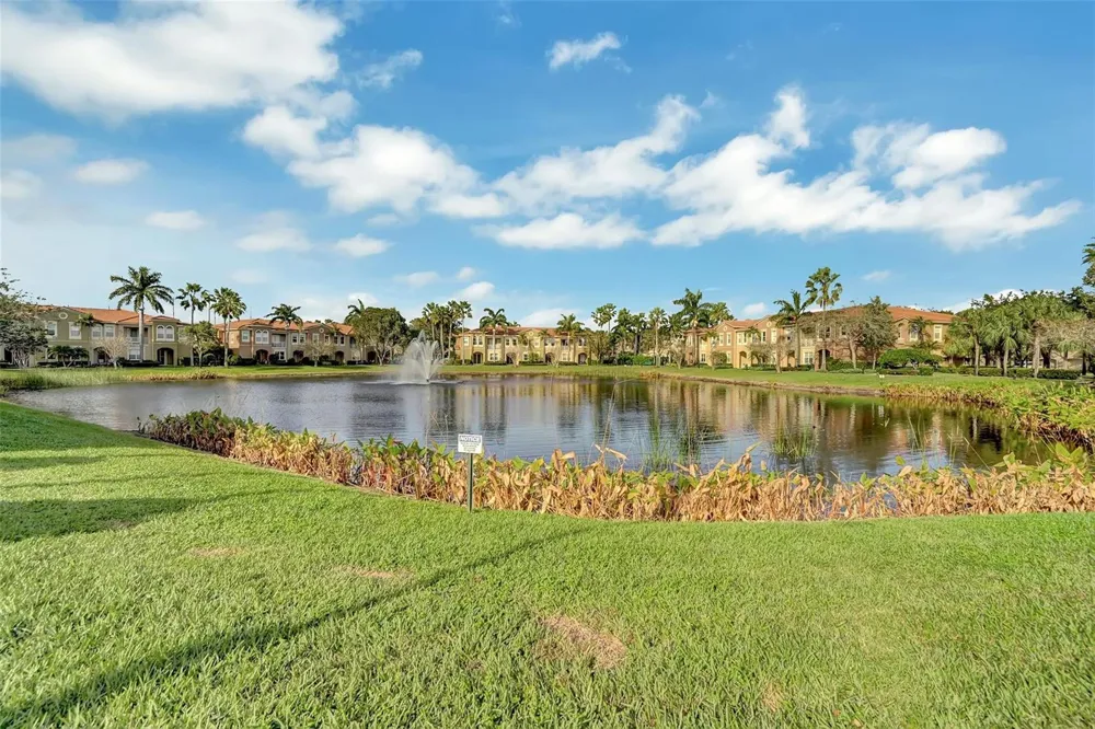4941 BONSAI CIRCLE #209 Palm Beach Gardens, FL 33418