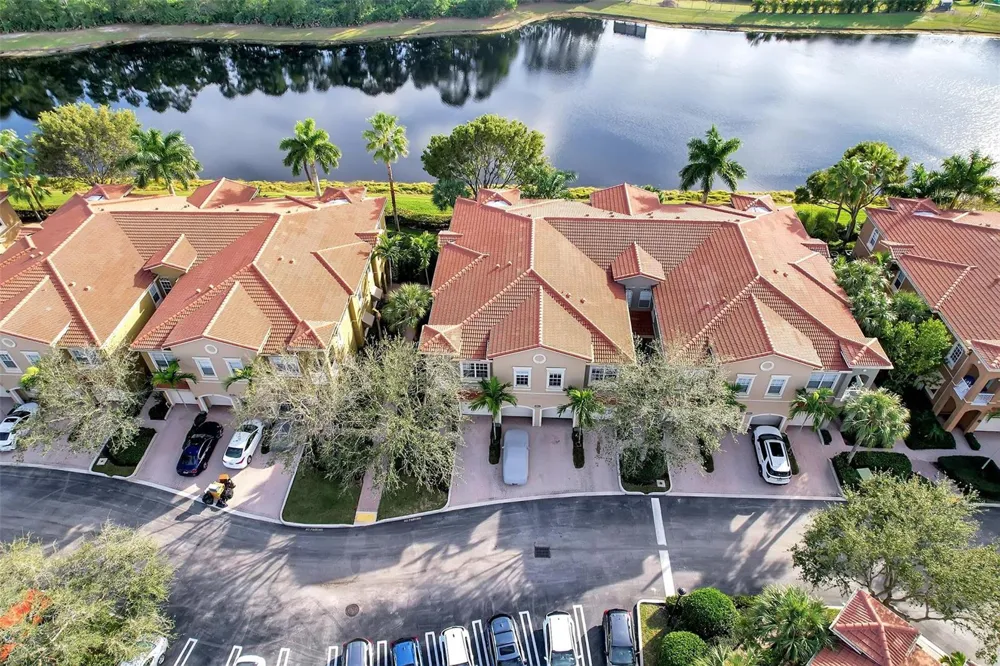 4941 BONSAI CIRCLE #209 Palm Beach Gardens, FL 33418