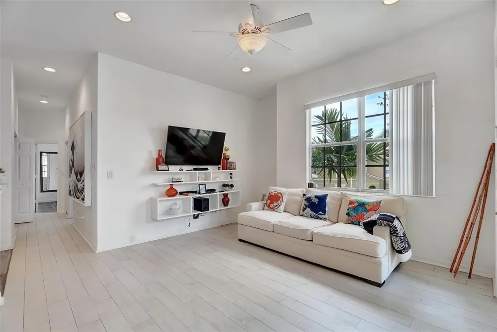 4941 BONSAI CIRCLE #209 Palm Beach Gardens, FL 33418