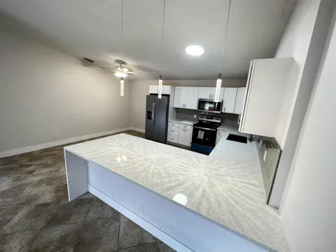 4326 Woodstock Drive #C