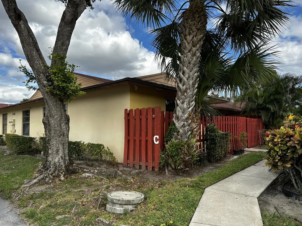 4326 Woodstock Drive #C West Palm Beach, FL 33409