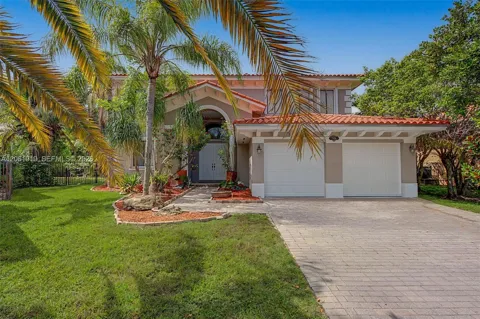 7926 SW 195th Ter