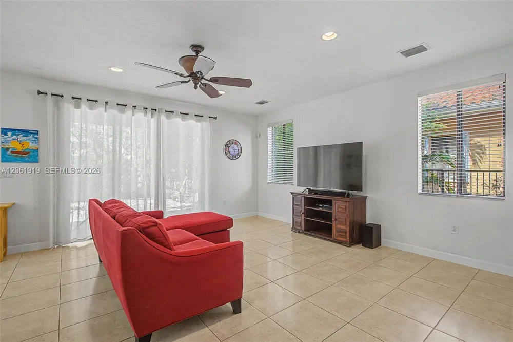 7926 SW 195th Ter Cutler Bay, FL 33157