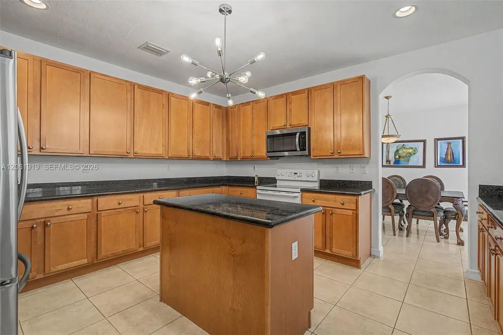 7926 SW 195th Ter Cutler Bay, FL 33157