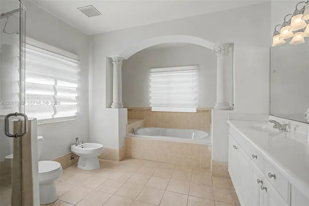7926 SW 195th Ter Cutler Bay, FL 33157
