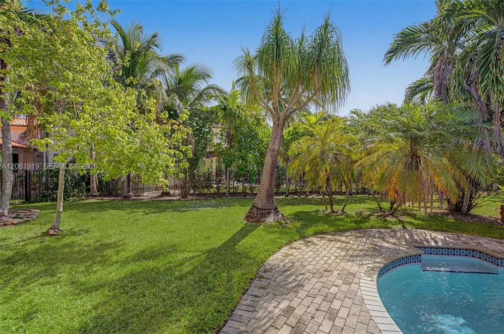 7926 SW 195th Ter Cutler Bay, FL 33157