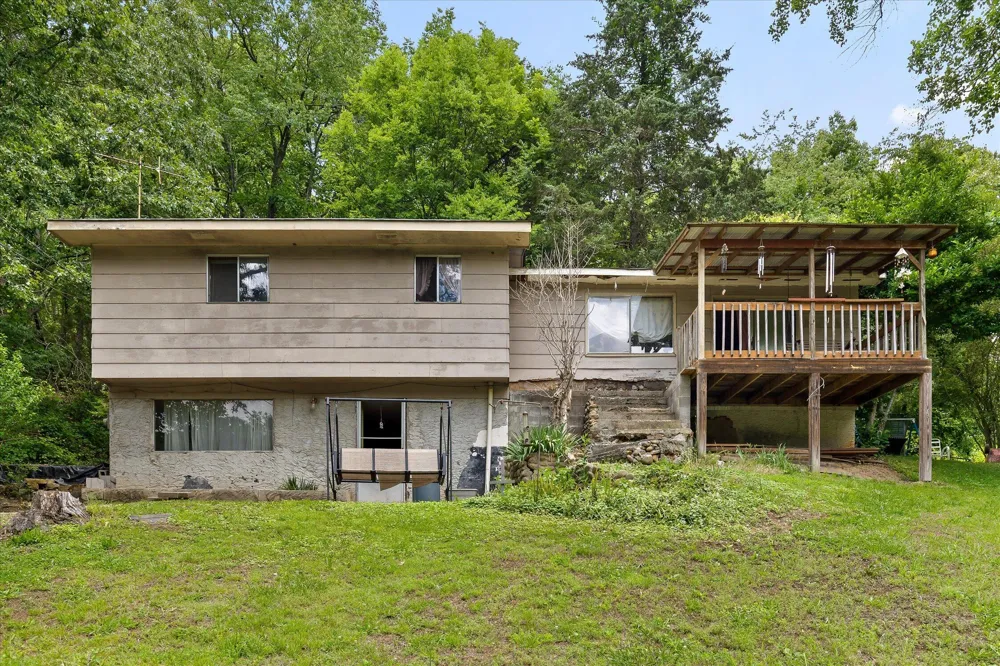 16211 Lakewood Drive Sale Creek, TN 37373