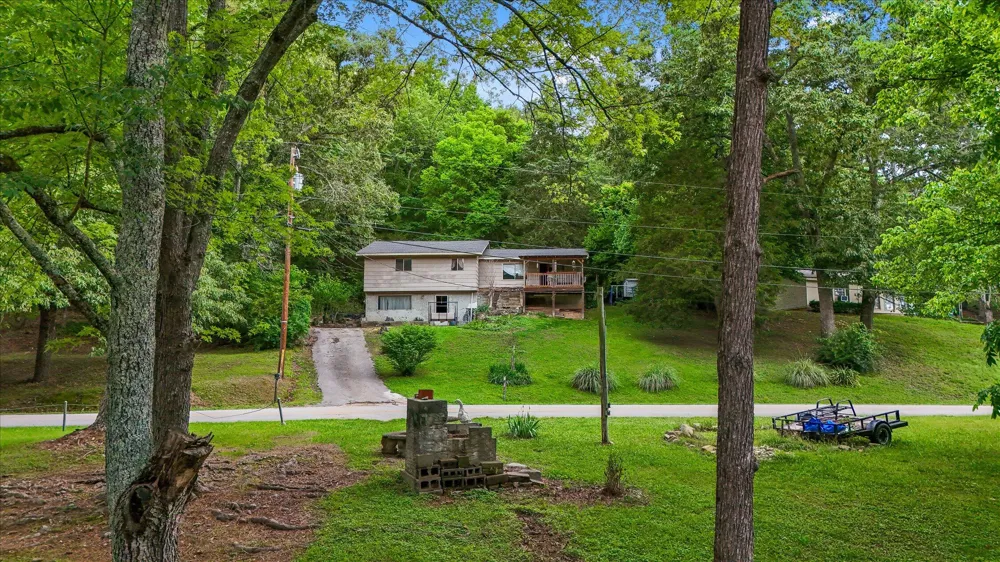 16211 Lakewood Drive Sale Creek, TN 37373