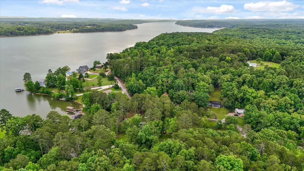 16211 Lakewood Drive Sale Creek, TN 37373