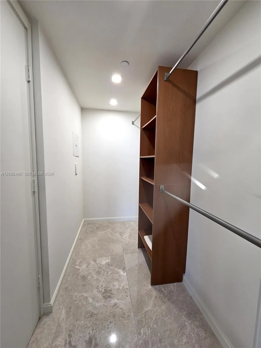 50 Biscayne Blvd #804 Miami, FL 33132
