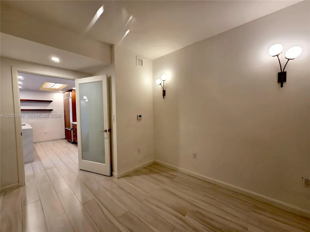 50 Biscayne Blvd #804 Miami, FL 33132