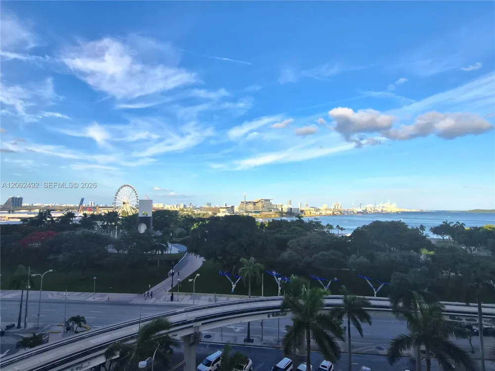 50 Biscayne Blvd #804 Miami, FL 33132