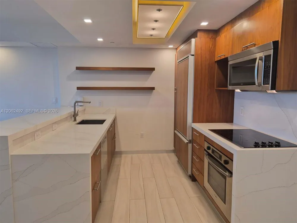50 Biscayne Blvd #804 Miami, FL 33132