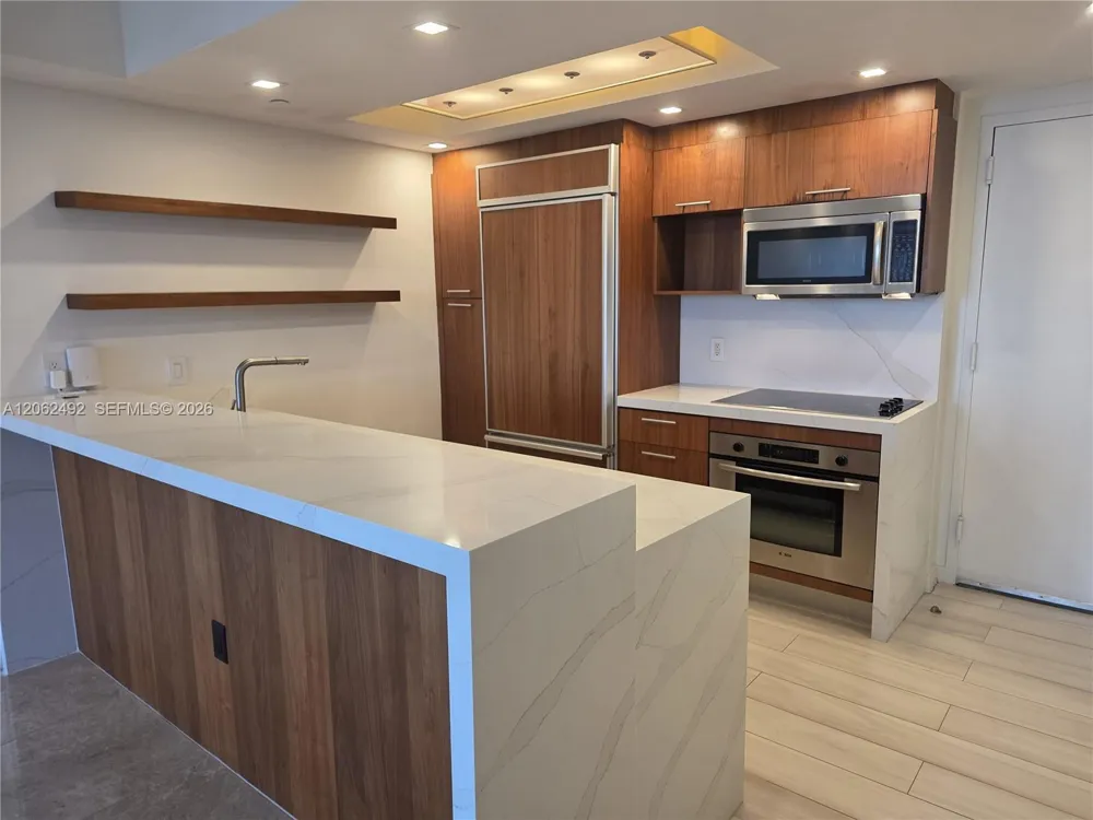 50 Biscayne Blvd #804 Miami, FL 33132