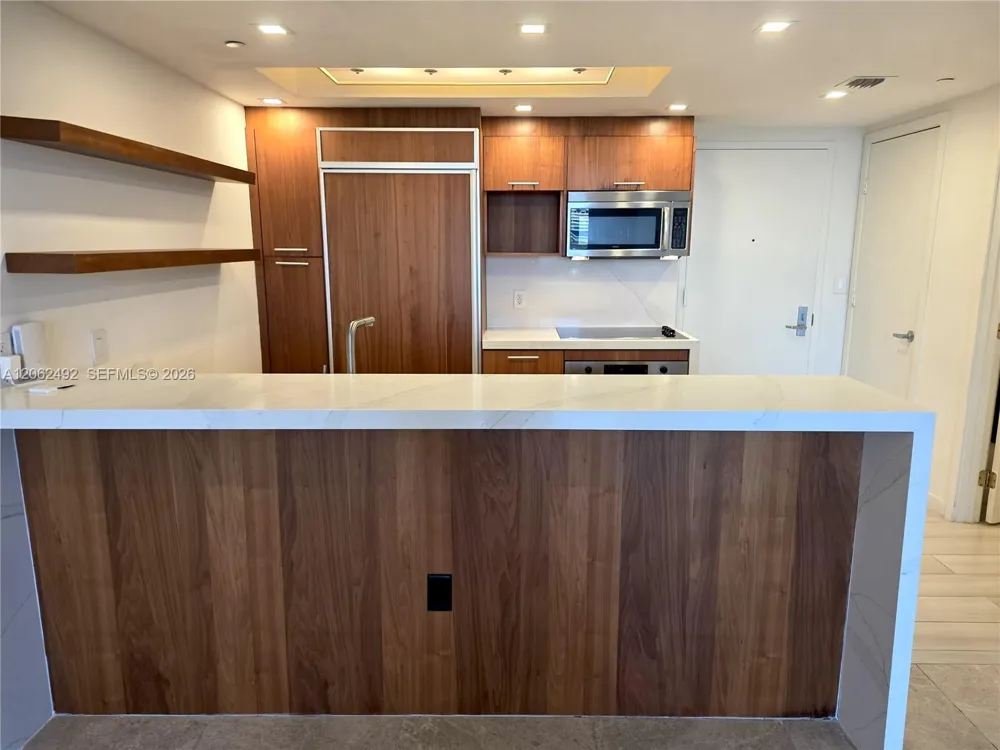 50 Biscayne Blvd #804 Miami, FL 33132