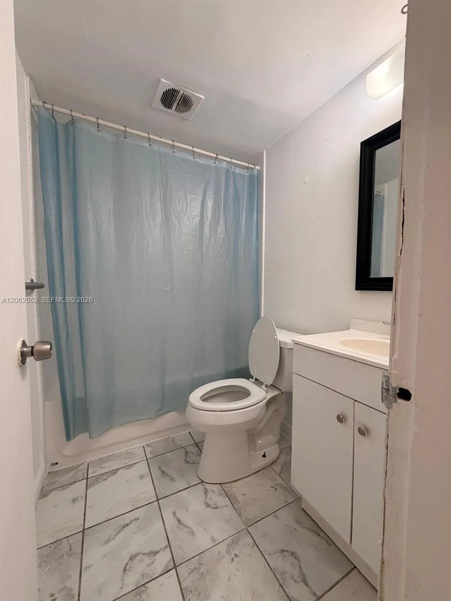 2441 NW 13th St #78 Miami, FL 33125