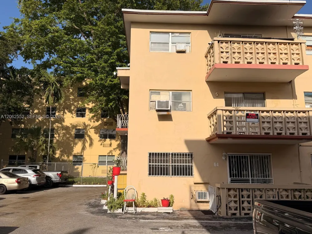 2441 NW 13th St #78 Miami, FL 33125