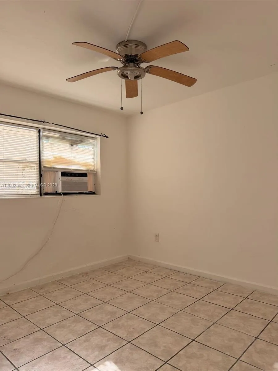 2441 NW 13th St #78 Miami, FL 33125