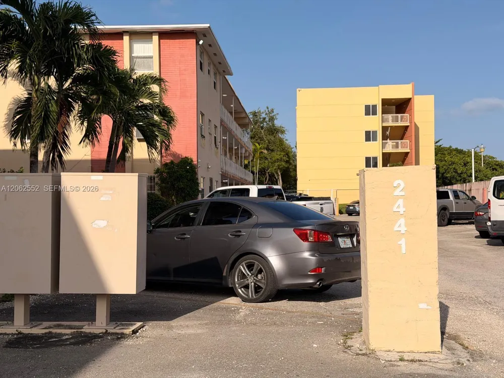 2441 NW 13th St #78 Miami, FL 33125