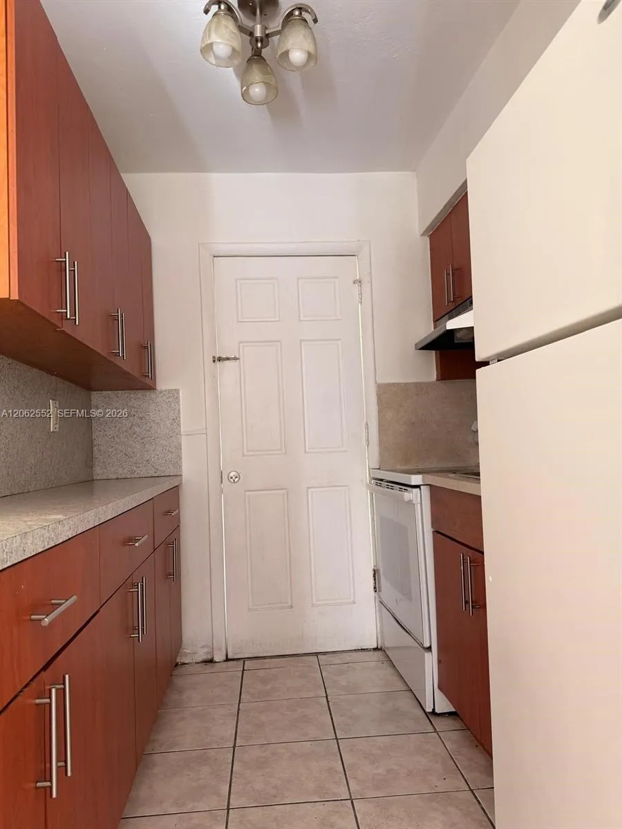 2441 NW 13th St #78 Miami, FL 33125