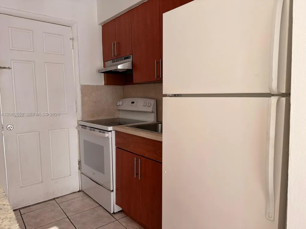 2441 NW 13th St #78 Miami, FL 33125