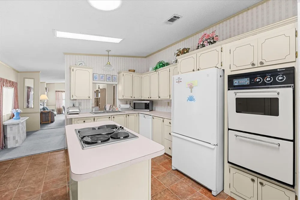 484 TROPICAL ISLES CIRCLE #D-32 Fort Pierce, FL 34982