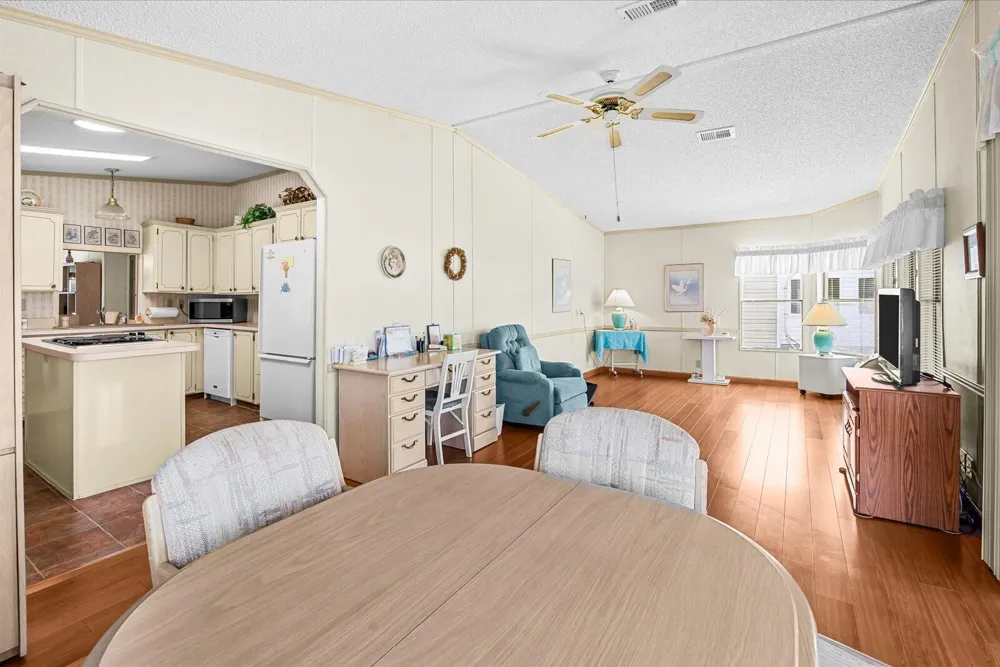 484 TROPICAL ISLES CIRCLE #D-32 Fort Pierce, FL 34982