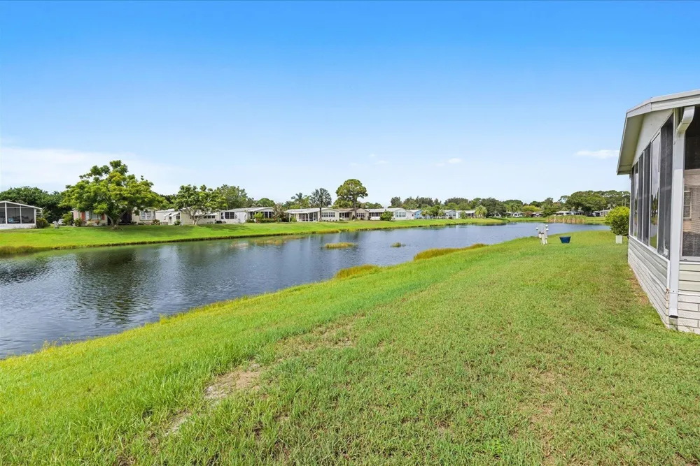 484 TROPICAL ISLES CIRCLE #D-32 Fort Pierce, FL 34982