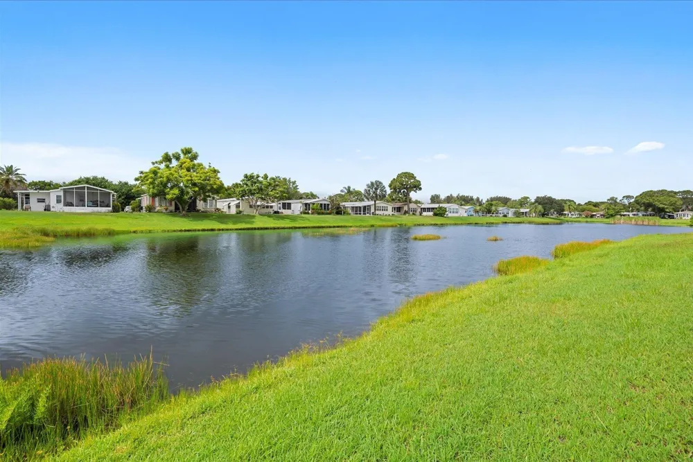 484 TROPICAL ISLES CIRCLE #D-32 Fort Pierce, FL 34982