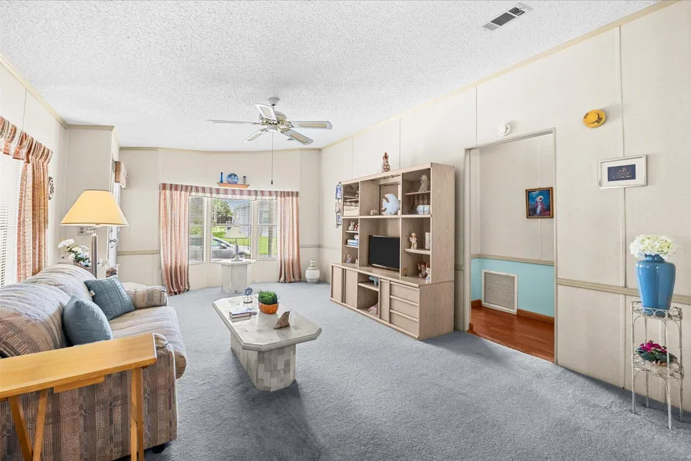 484 TROPICAL ISLES CIRCLE #D-32 Fort Pierce, FL 34982
