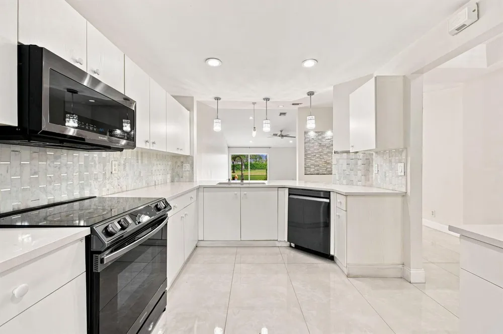 1590 ORION LANE Weston, FL 33327