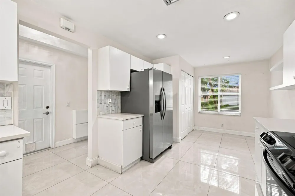 1590 ORION LANE Weston, FL 33327