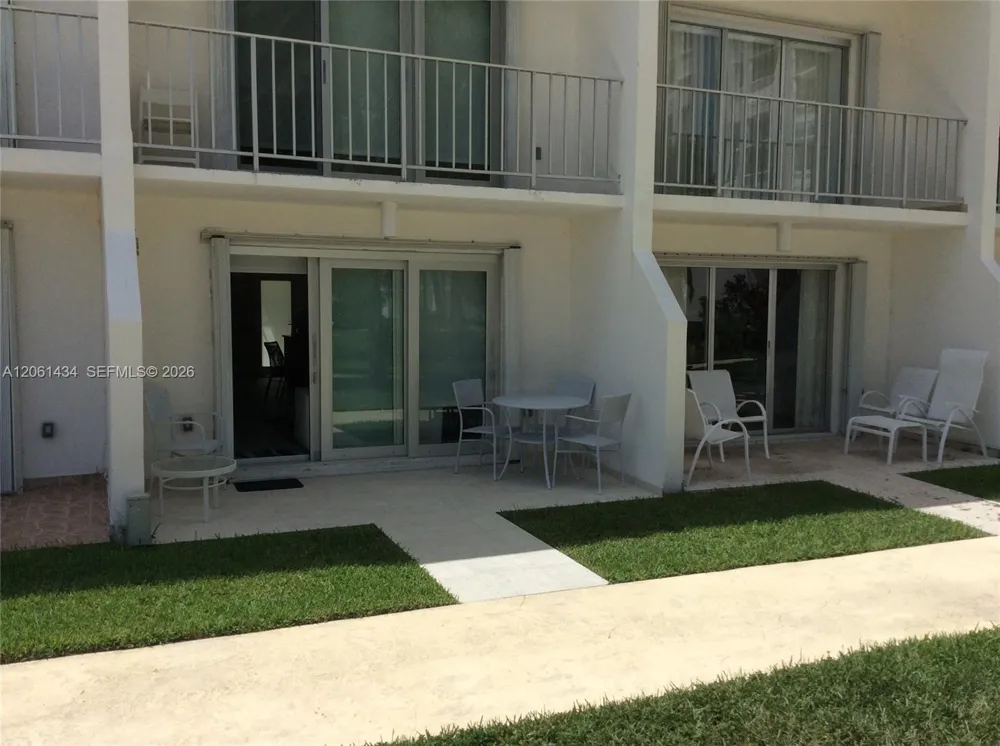881 Ocean Dr #TH3 Key Biscayne, FL 33149