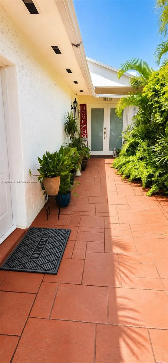 3443 SW 112th Ct Miami, FL 33165