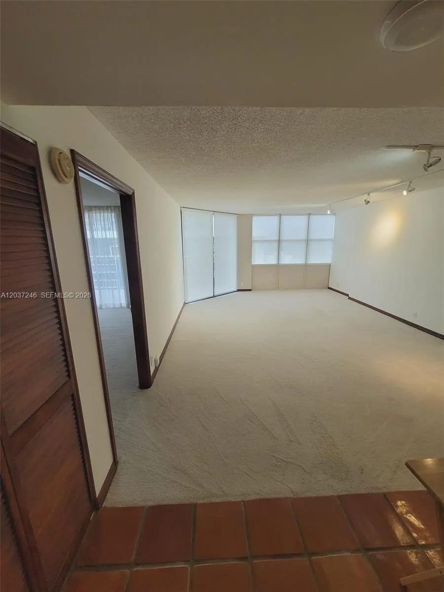 1901 Brickell Ave #B1807 Miami, FL 33129