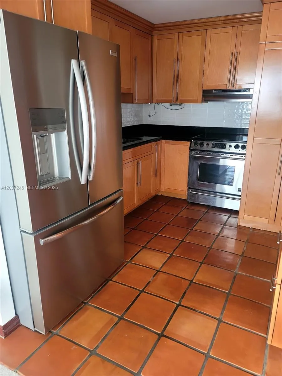 1901 Brickell Ave #B1807 Miami, FL 33129